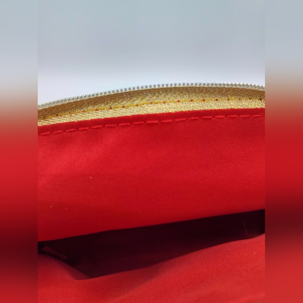 2024 DIOR Red Velvet Beauty Pouch Gold Zips Holiday VIP Cosmetic Bag NWOT - Picture 6 of 10